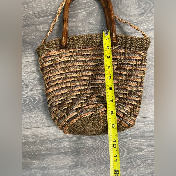 Woven Straw Basket Bag Purse Wood Round Handles & Crossbody Made In Philippines - Picture 10 of 11